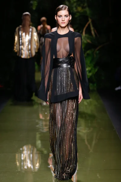 Look 74